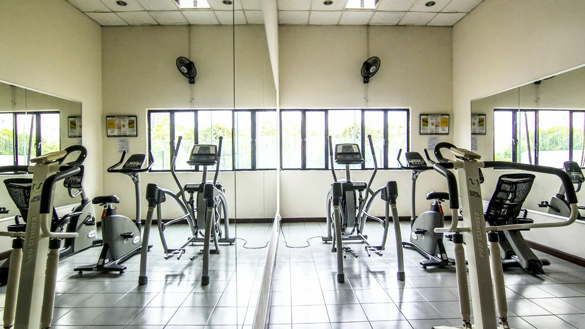 Pwtc Bistari Service Apartment Куала-Лумпур
